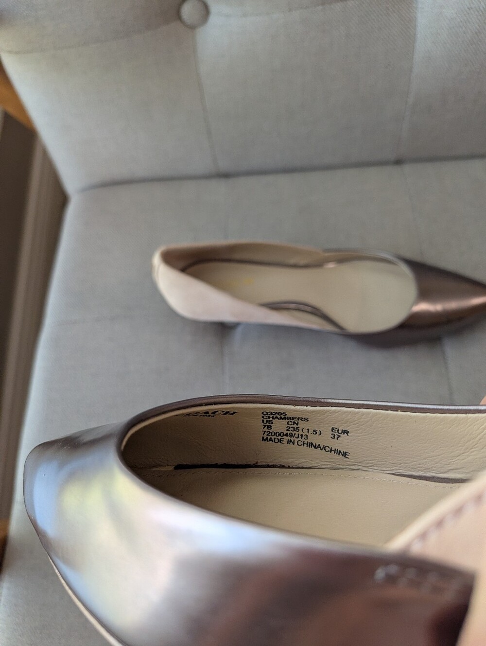 COACH Chambers Rose Two-Tone Pointed Toe Mid Heel Pumps Nude Metallic Size 7B - Picture 9 of 13